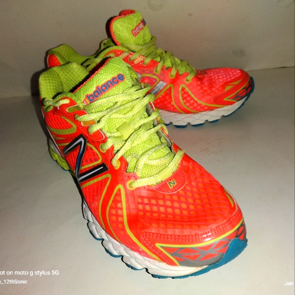 New Balance Woman's 870 V3 running / walking Shoes Size (US) 8